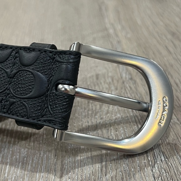 Coach Small Black Embossed Patterned Leather Belt with Silver Stamped Buckle - Picture 5 of 8
